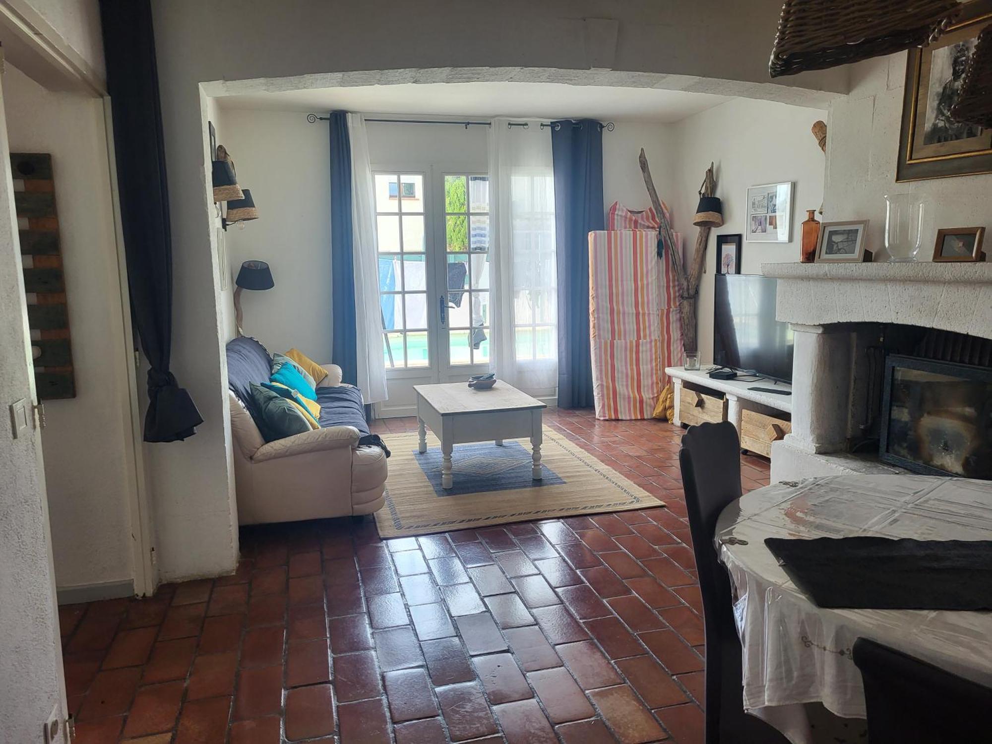 Maison Au Calme Sur Arles Villa Luaran gambar