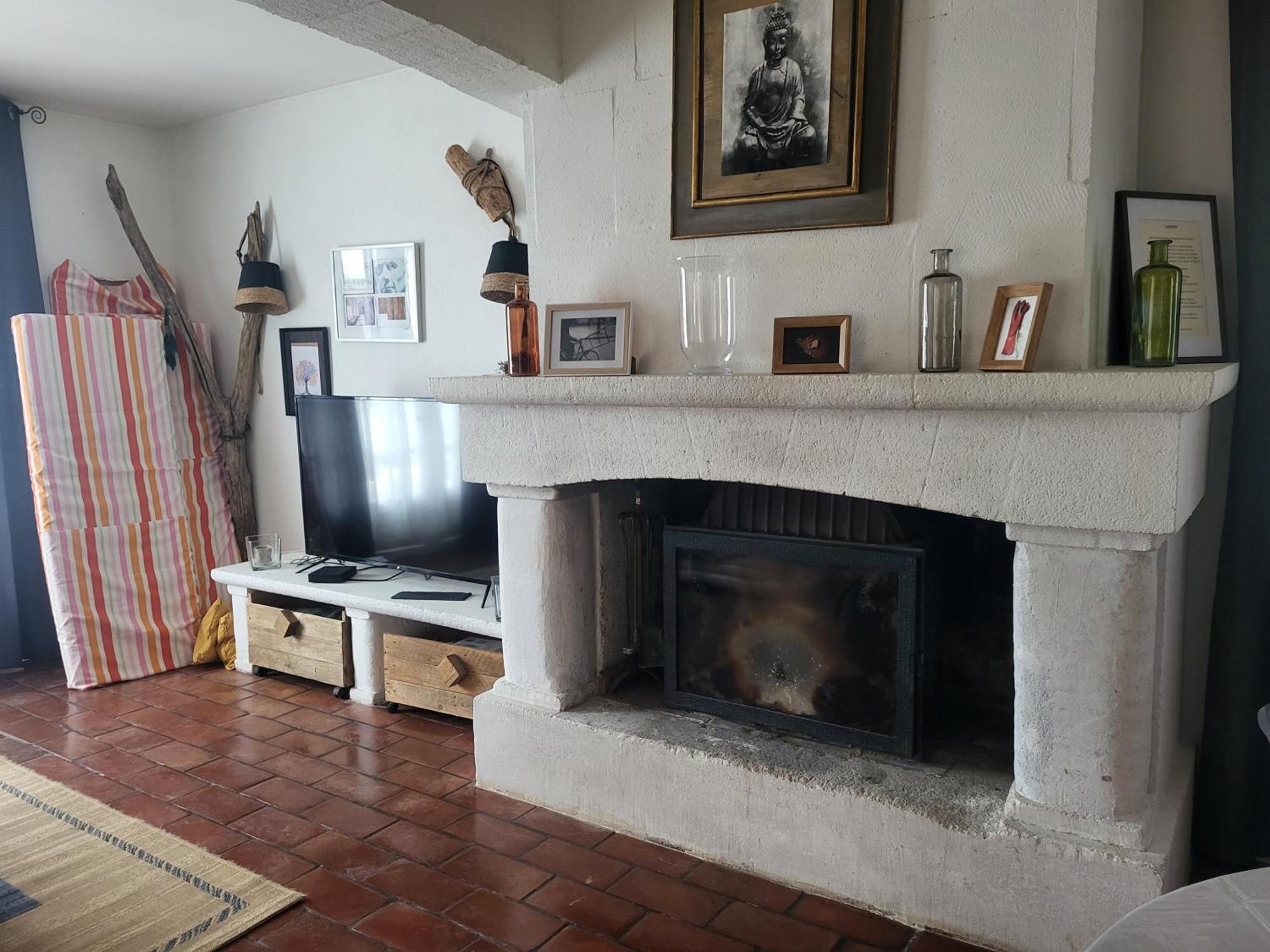 Maison Au Calme Sur Arles Villa Luaran gambar
